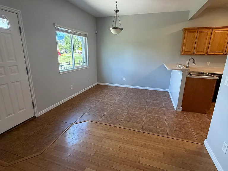 487 W 1490 N #104 — Photo 3