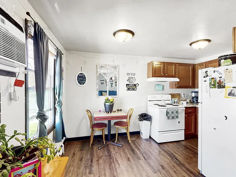 722 Mather St #4 — Photo 12