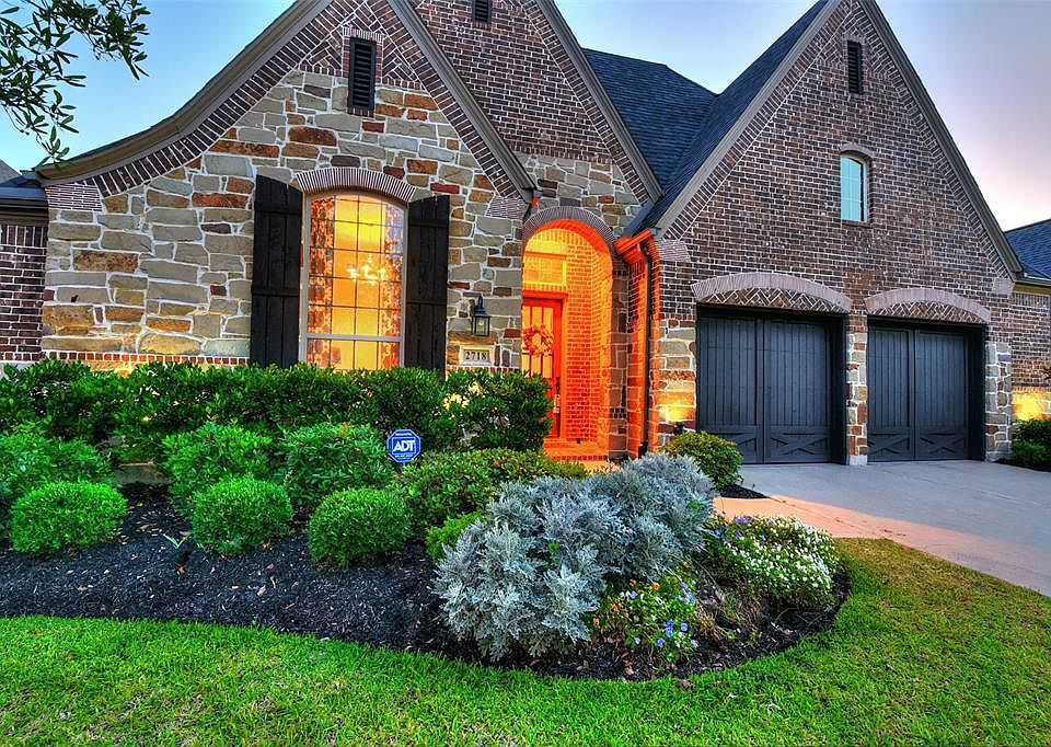 1st image of 2718 Walnut Crest Dr