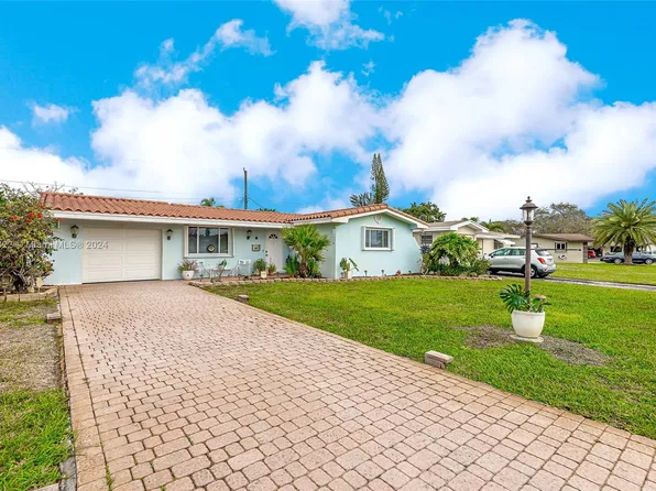 8451 NW 11th Ct, Hollywood, FL 33024