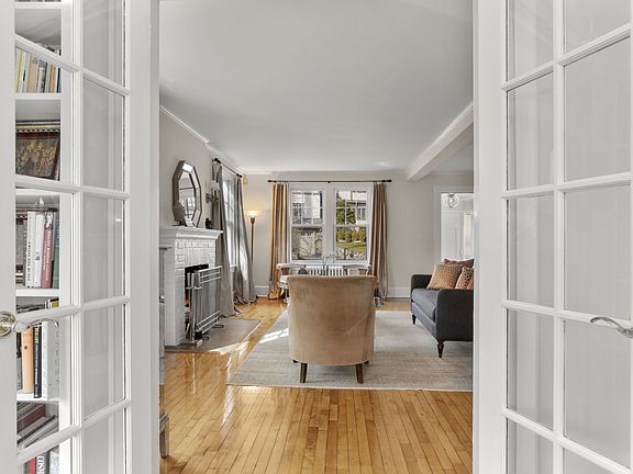 51 Villa Rd Larchmont NY 10538-print-041-043-006-4200x2800-300dpi.jpg