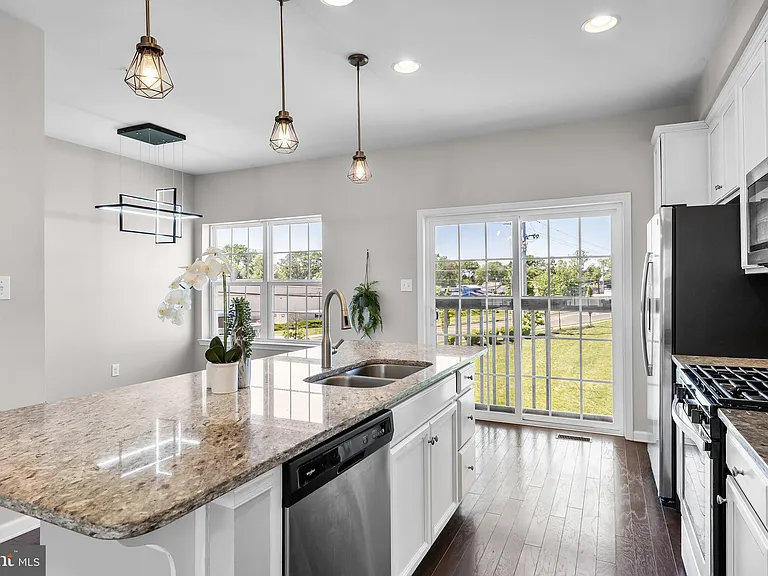 8 Iron Gate Rd — Photo 14