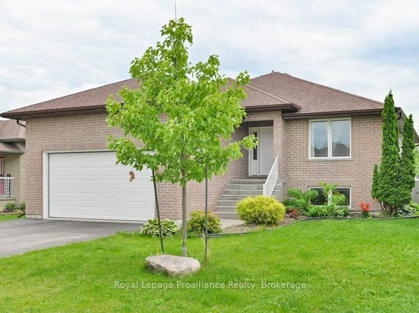 24 Freedom Cres, Quinte West, ON K8V 0C1