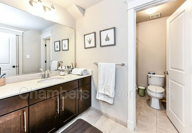 2453 N Jefferson St — Photo 34