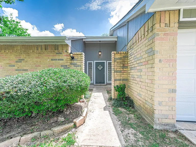 13407 Wells River Dr — Photo 5