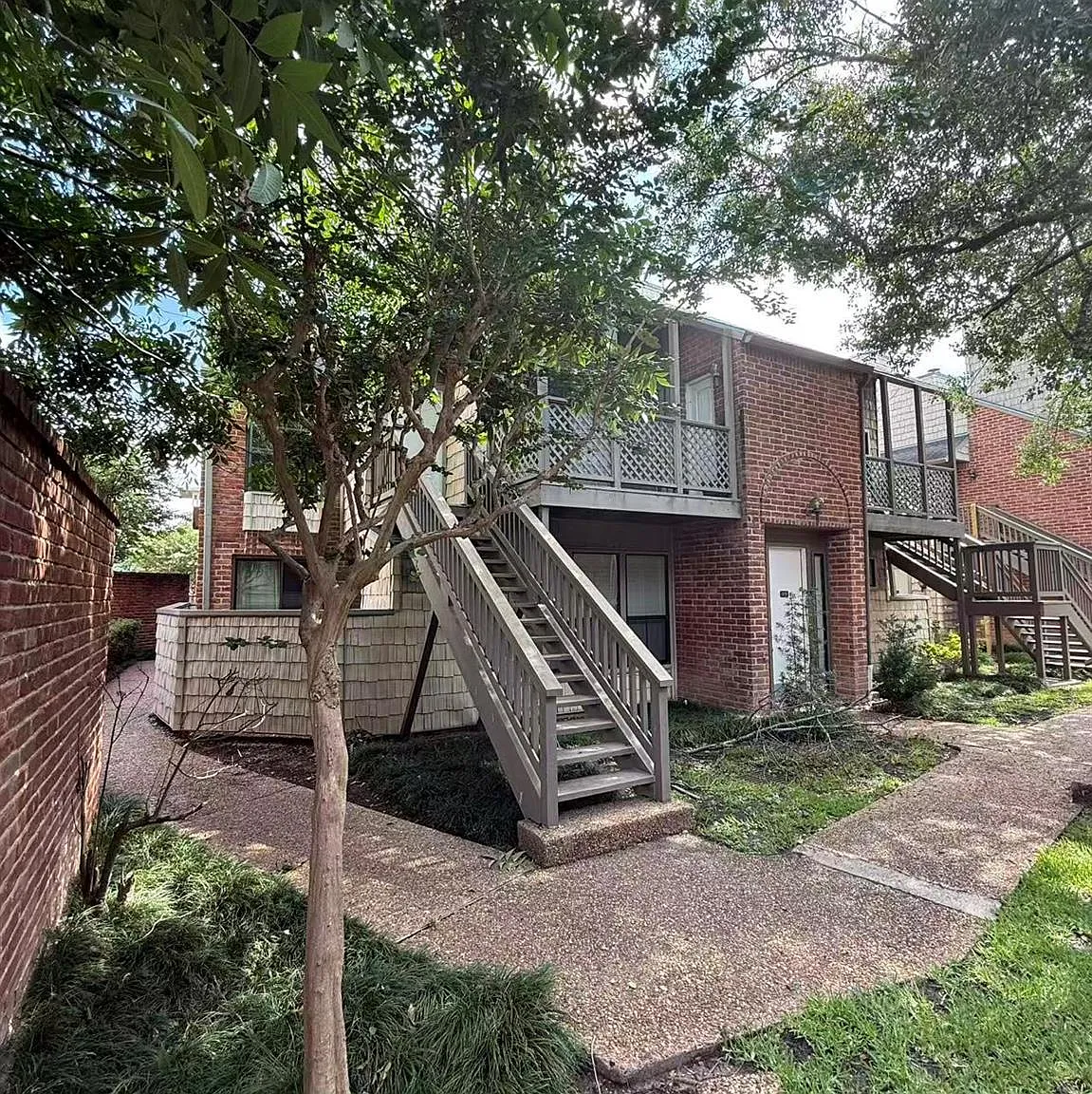2 bed, 2.0 bath, 1250 sqft, $1,950 — Photo 2