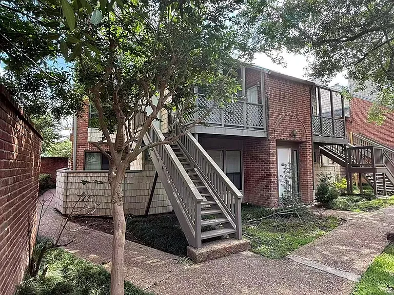 2829 Timmons Ln #176 — Photo 2