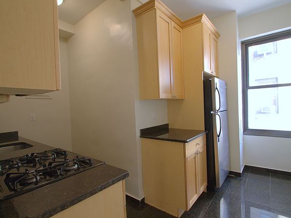4th image of 166 2nd Ave APT 11f
