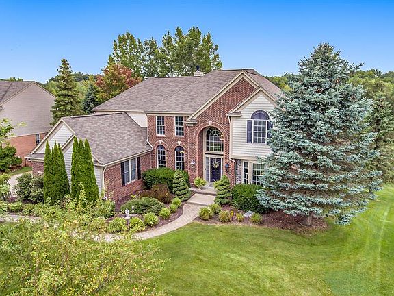 4th image of 424 Hampton Woods Ln