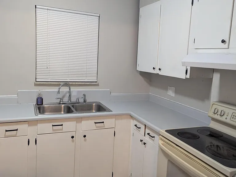 709 Arrowhead Trl — Photo 9