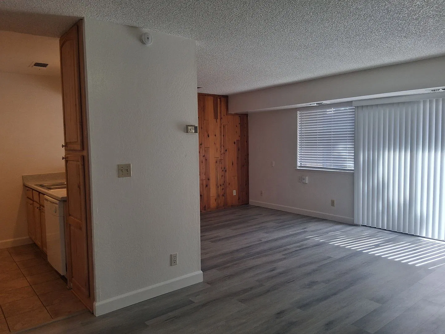 Newly Upgraded - Only $1,775 Per Month For This 2 Bedroom /2 Bathroom Townhome Located At Bristle... — Photo 3