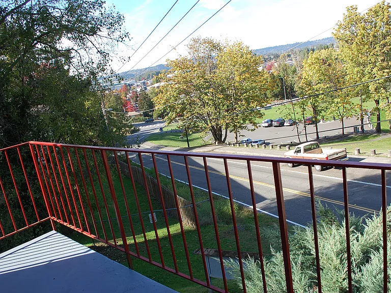 108 Kensington Ave S #4 — Photo 1