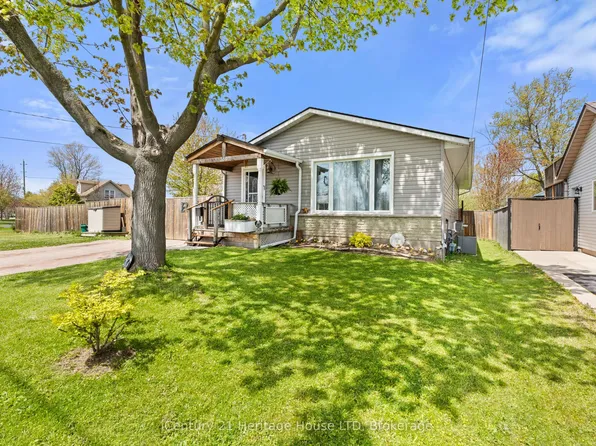 369 Washington Rd, Fort Erie, ON L2A 4K5