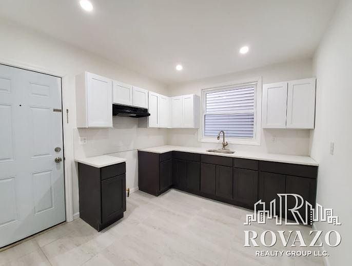 1st image of 84 N 15th St APT 1