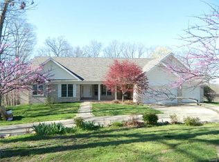 11 Sunfish Dr, Defiance, MO 63341