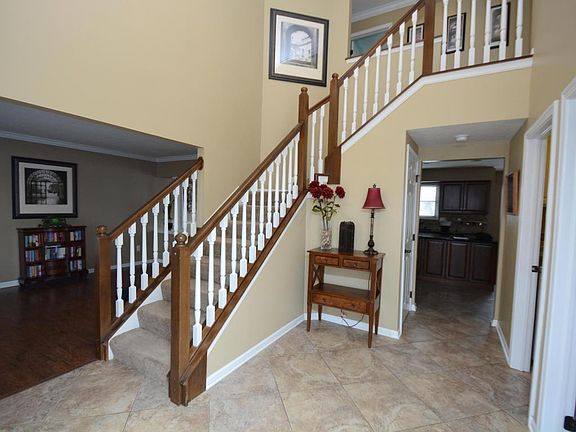 3rd image of 5814 Cloverdale Dr