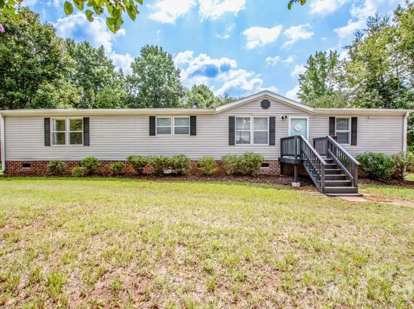 130 Gemstone Dr, Statesville, NC 28625
