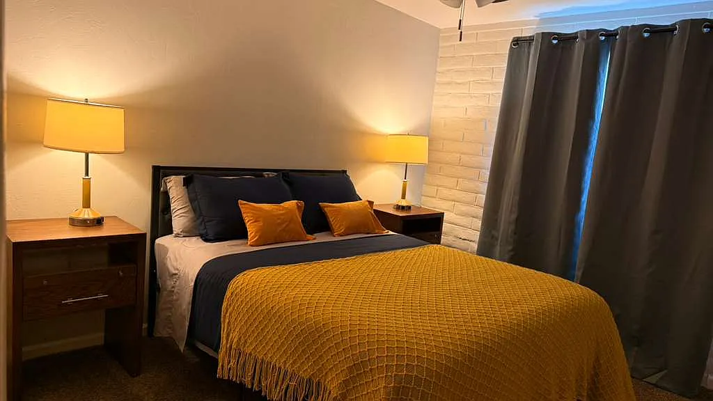 5 bed, 1635 sqft, $7,000 — Photo 1