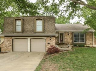 9212 Switzer Rd, Overland Park, KS 66214