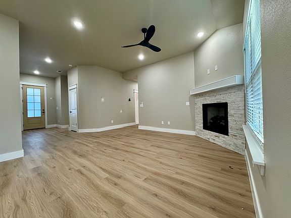 5th image of 12 Clifford Ln