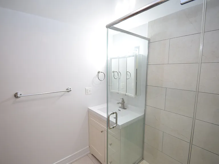 3828 N Clark St #1F — Photo 7