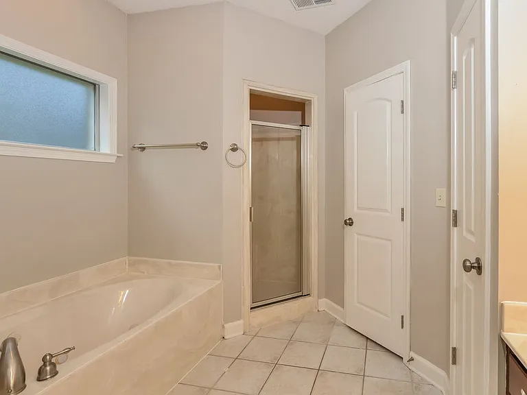 1140 Casentino St — Photo 12