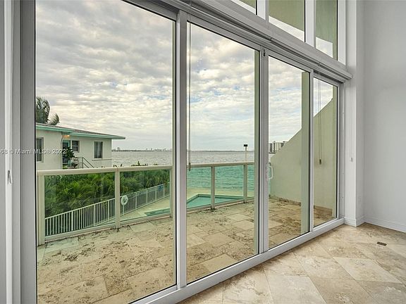5th image of 2000 Bay Dr APT 205