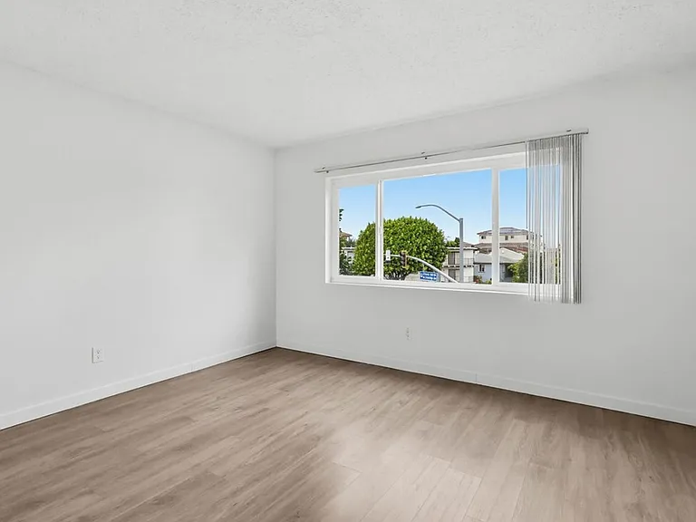660S Garfiled — Photo 38