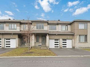 404 Edgevalley Ct, Ottawa, ON K2S 2R3