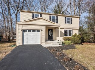 6 Country Mill Ct, Catonsville, MD 21228