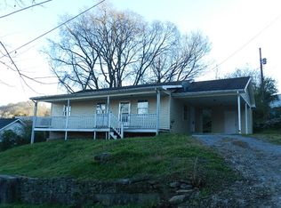 211 W Gore Ave, Gainesboro, TN 38562