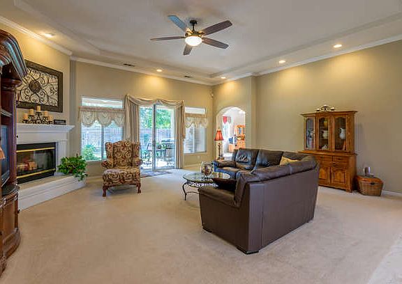 5th image of 2132 N Peppertree Ct