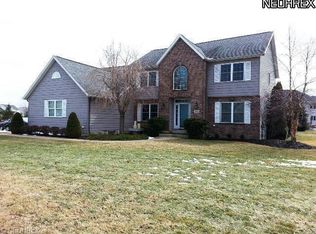 908 Falcon Cir, Huron, OH 44839