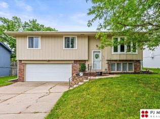 15219 Z St, Omaha, NE 68137