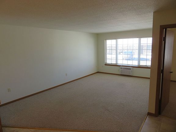 4th image of 612 W State St APT 3
