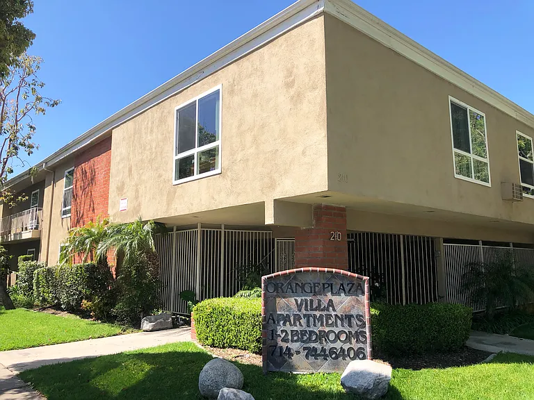 Orange Plaza Villa Apartments — Photo 8