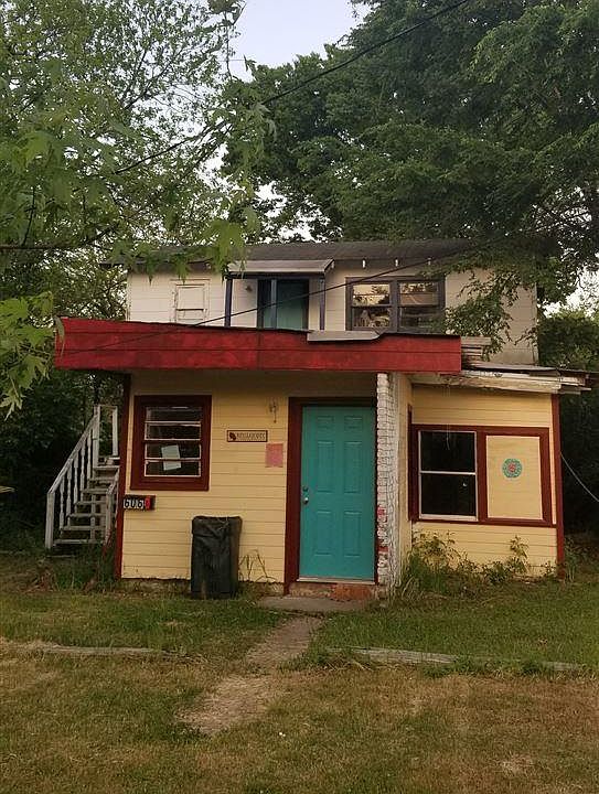 2nd image of 606 Gardenia Ave