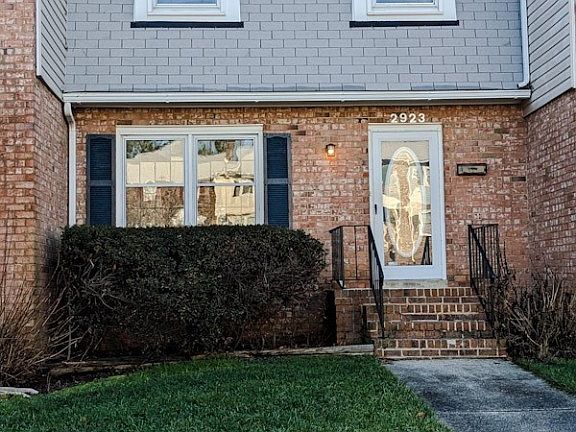 2nd image of 2923 Ennismore Ct