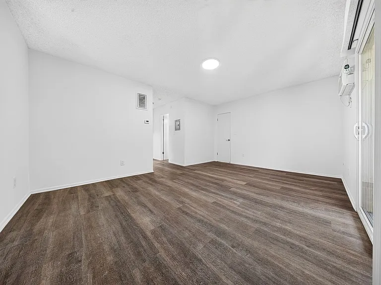 5650 Fair Ave — Photo 8