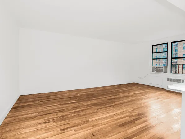 2165 Matthews Avenue image 13 of 20