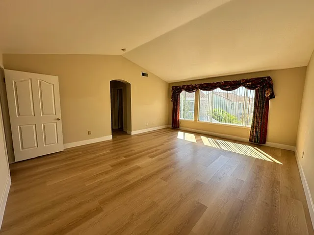 353 Silverlake Ct — Photo 14