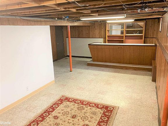 4th image of 25167 Leach St