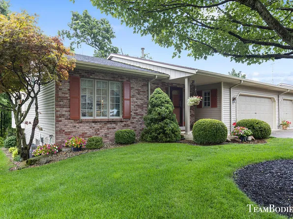 2820 Bridgeside Dr SE #120, Caledonia, MI 49316