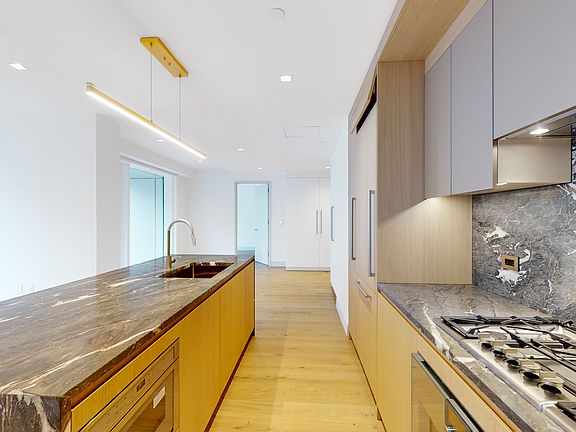 5th image of 101 W 14th St #5B