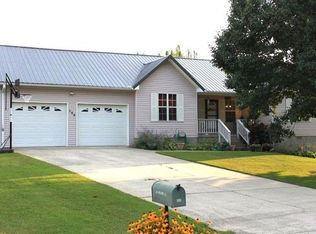 104 Plantation Dr, Albertville, AL 35951