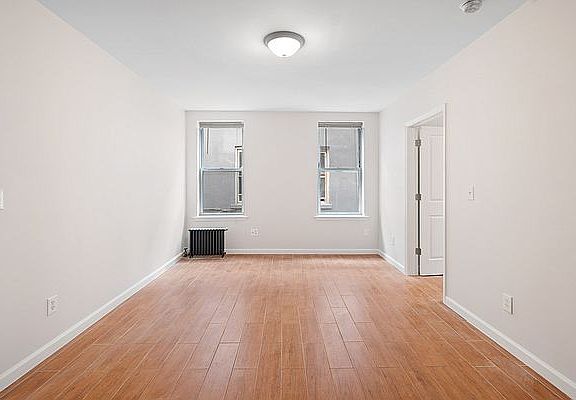 5th image of 224 Bay 34 St #1