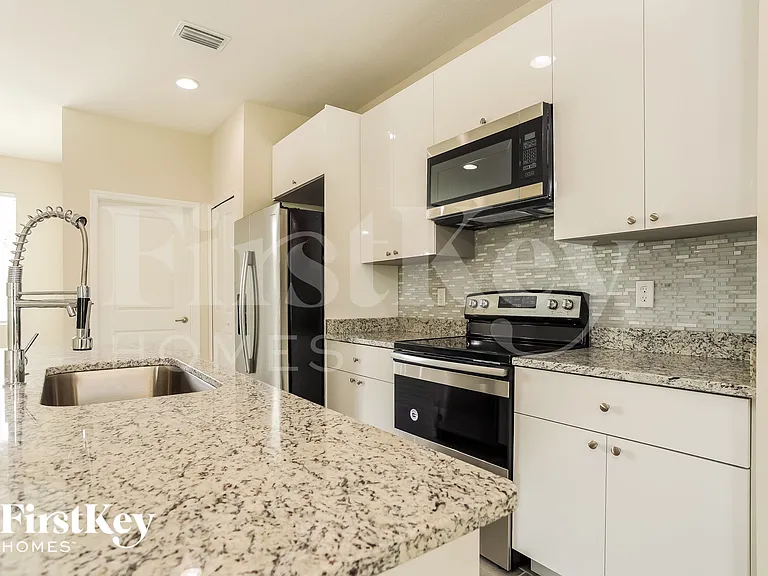 601 Dunlin Ln — Photo 6