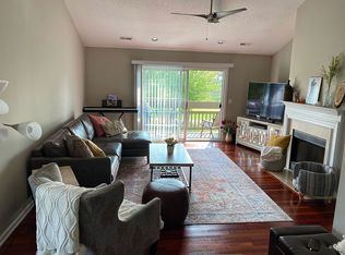 4535 N Thornhill Dr #201, Peoria, IL
