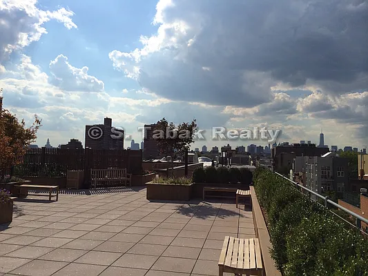 Rented by Sam Tabak | media 65