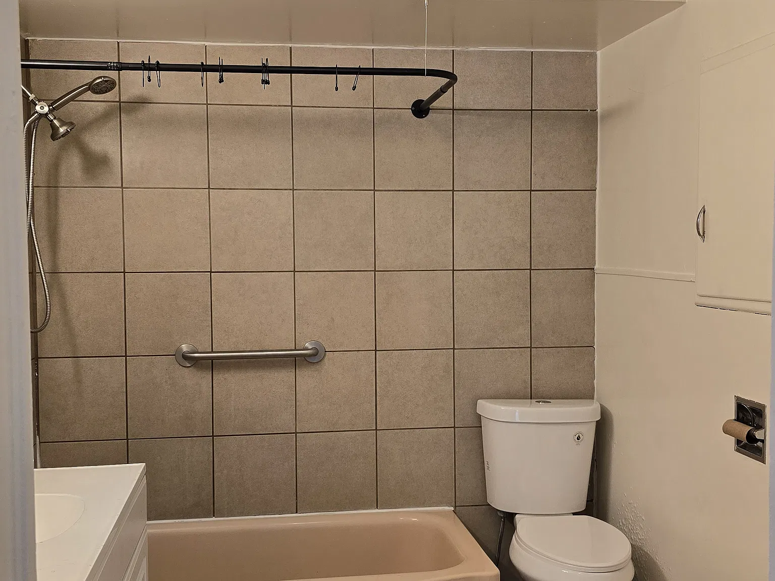 3 bed, 1347 sqft, $1,700 — Photo 2
